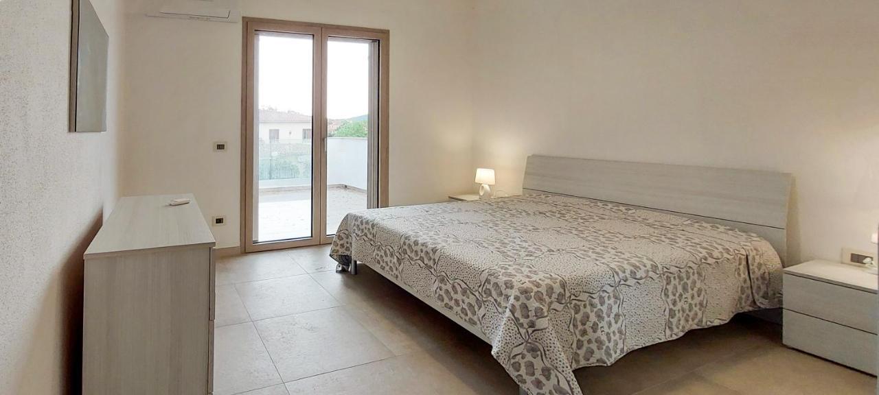 Appartamento Brigida Bilocale 2 Posti Vicino Al Centro San Teodoro  Exteriér fotografie